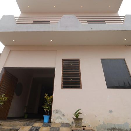 Awesome Home Stay Agra  Exterior photo